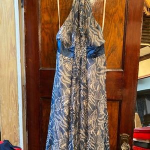 I’m selling a dress!